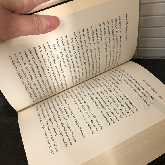 The Vampire Diaries The Return: Nightfall hardcover - Picture 7 of 9